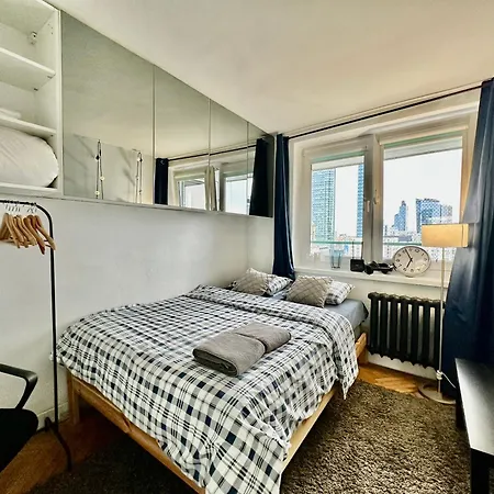 Apartamento Palace 2 Wifi 600 Mbs 55'tv Netflix Hbo 2xmetro Appletv Varsóvia