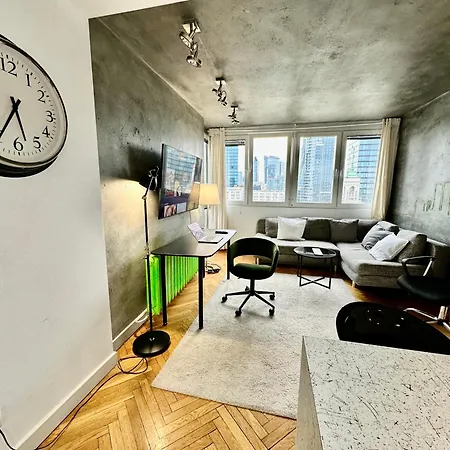 Palace 2 Wifi 600 Mbs 55'tv Netflix Hbo 2xmetro Appletv * Varsóvia