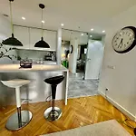 Palace 2 Wifi 600 Mbs 55'tv Netflix Hbo 2xmetro Appletv Varšava