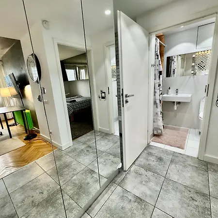 Palace 2 Wifi 600 Mbs 55'tv Netflix Hbo 2xmetro Appletv Apartman Varsó