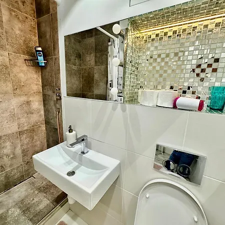 Palace 2 Wifi 600 Mbs 55'tv Netflix Hbo 2xmetro Appletv Varšava